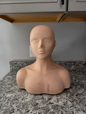 Neutral Flesh-Tone Female Mannequin Bust
